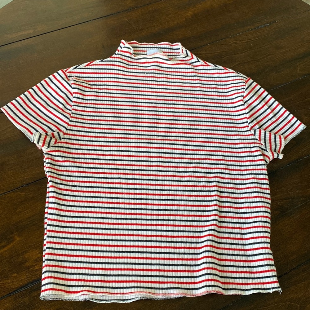 Crop top tee